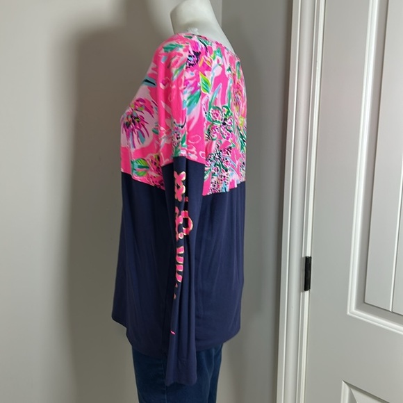 Lilly Pulitzer Cockatoo Pink Paws for a Cause Finn Long Sleeve Top Breast Cancer - Picture 4 of 11